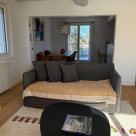 Julianna - Elegance Et Serenite A Anglet